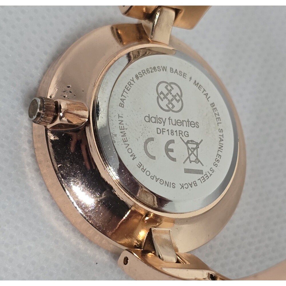 Women's Daisy Fuentes Stylish Trendy Rose Gold Tone Bangle Bracelet Watch 14 - Picture 8 of 8